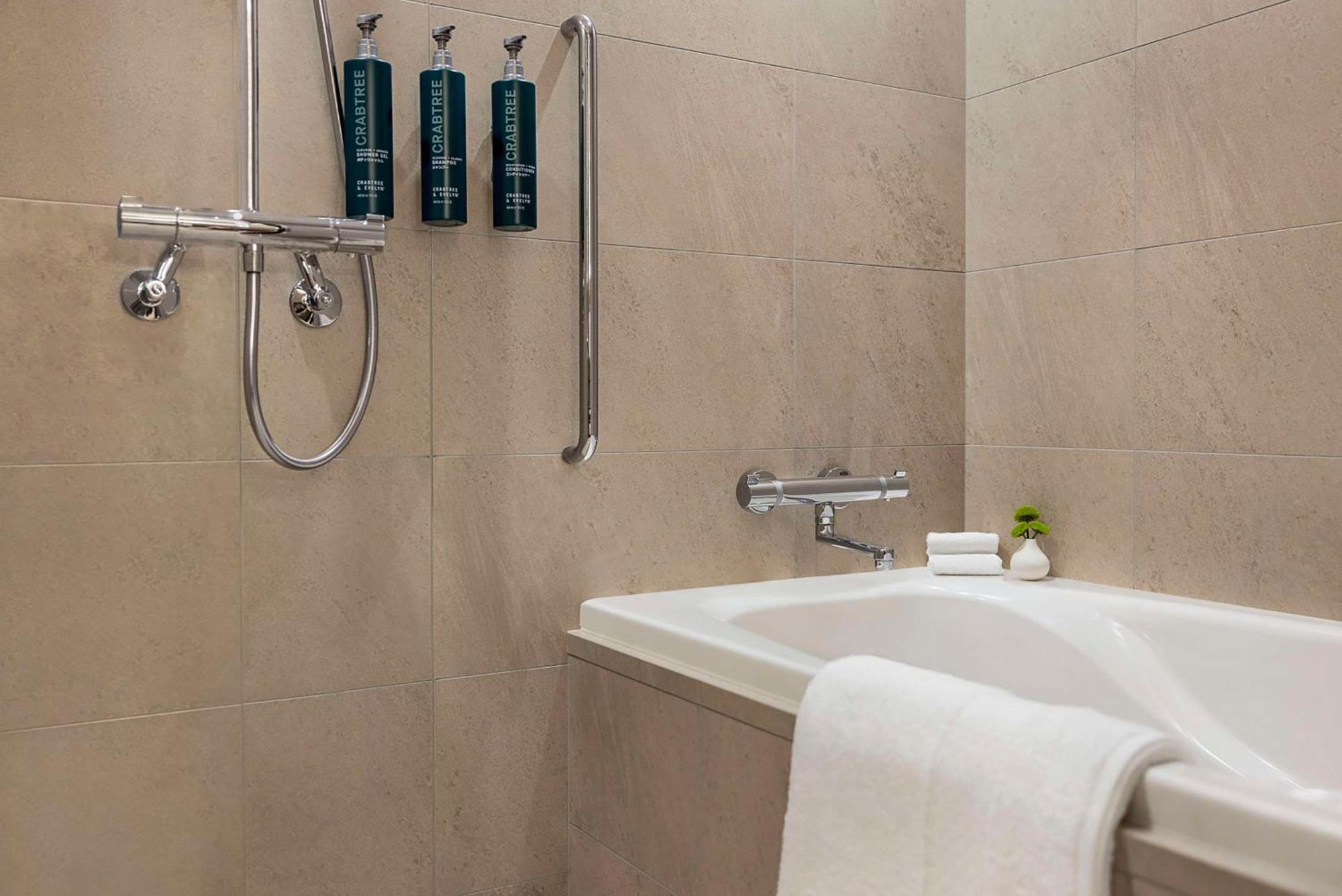 Hotel Doubletree By Hilton Toyama Station Zewnętrze zdjęcie